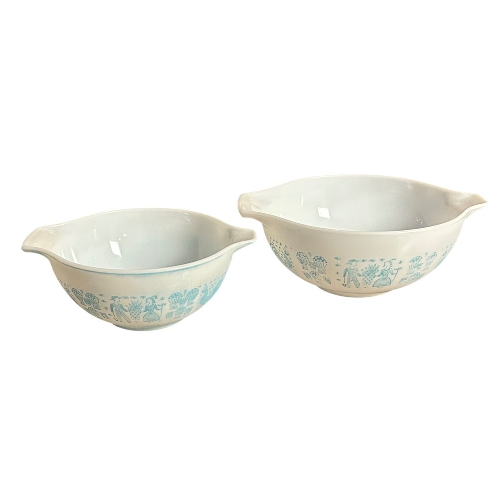 Vintage Pyrex Butterprint Amish Mixing Bowls 2pc Matching Set Cinderella 441 443